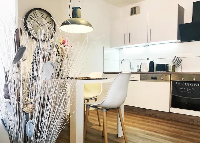 Gemuetliches Apartment Mit Balkon Und Tiefgaragenstellplatz