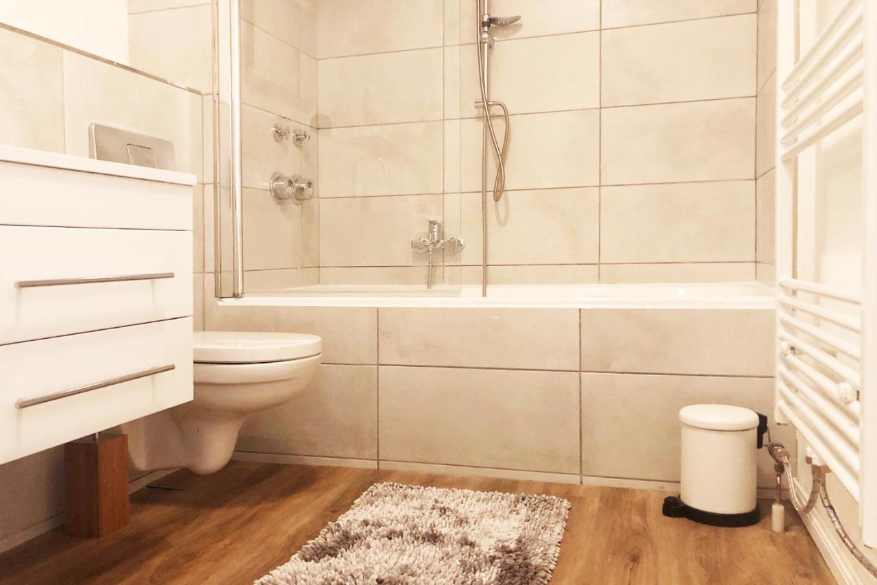 Gemütliches Mit Balkon Und Tiefgaragenstellplatz Apartamento